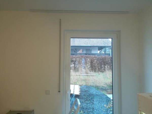Piccolo Schiene an der Decke montiert