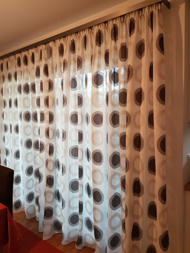 Style Schiene mit Vorhang